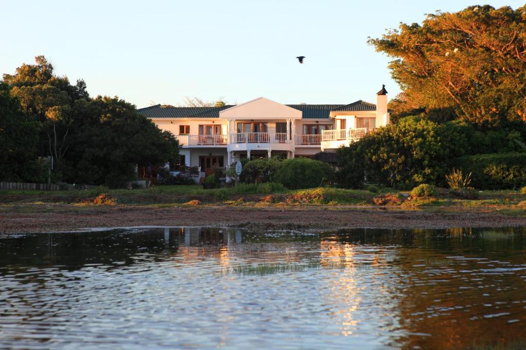 Waterfront Lodge クニスナ エクステリア 写真